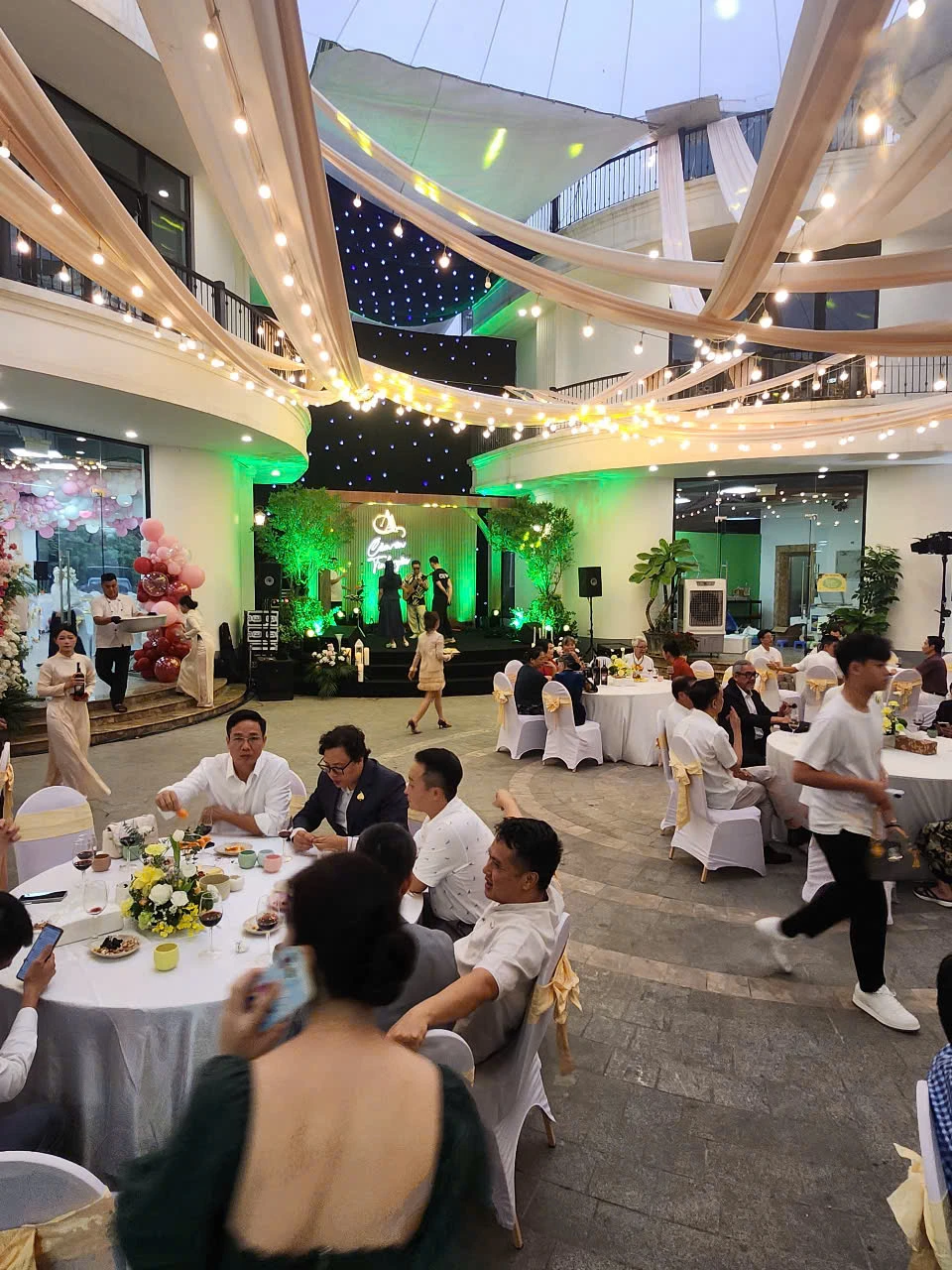 Cấu Hình Âm Thanh Loudprofessional Tiêu Chuẩn Cho Hội Nghị Cấp Cao B2B